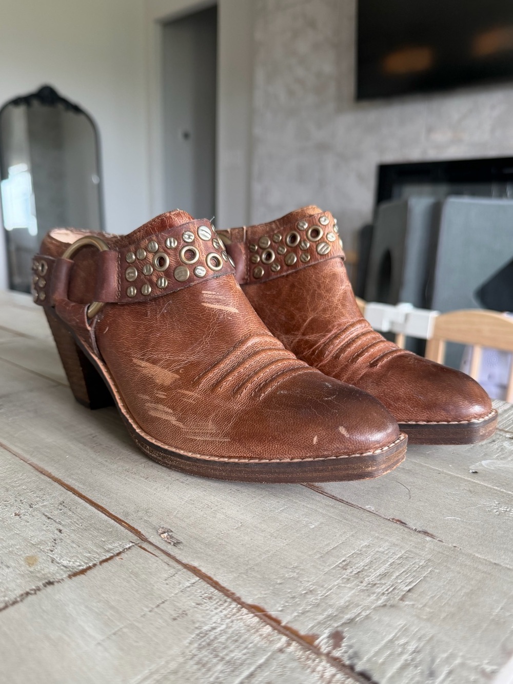 Spirit by Lucchese Distressed Kylie Mules in Cognac
